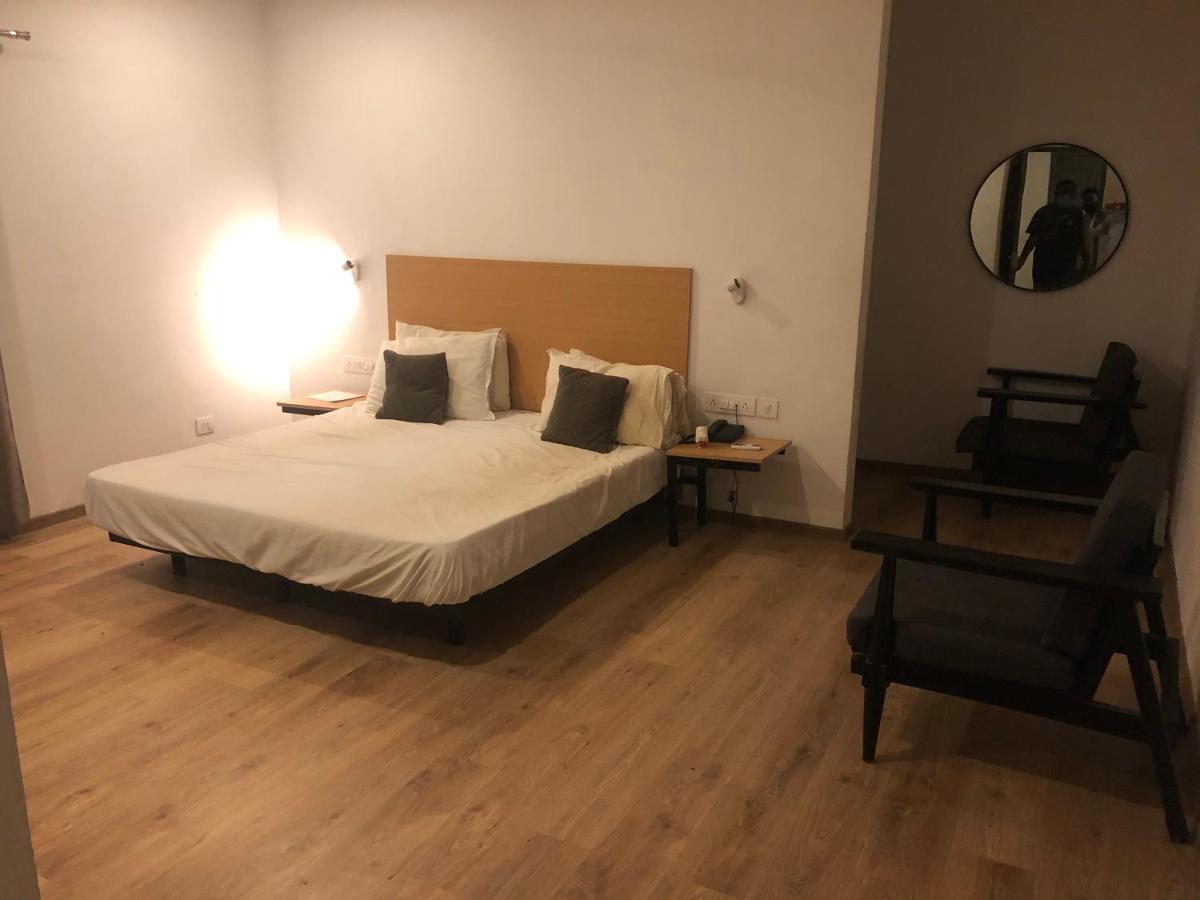 Treetops Inn شيناي المظهر الخارجي الصورة