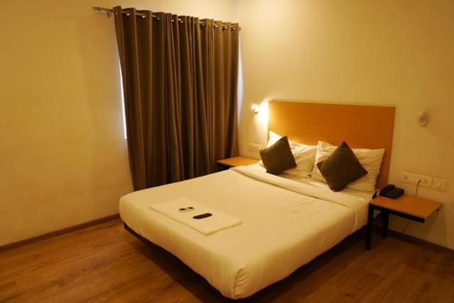Treetops Inn شيناي المظهر الخارجي الصورة