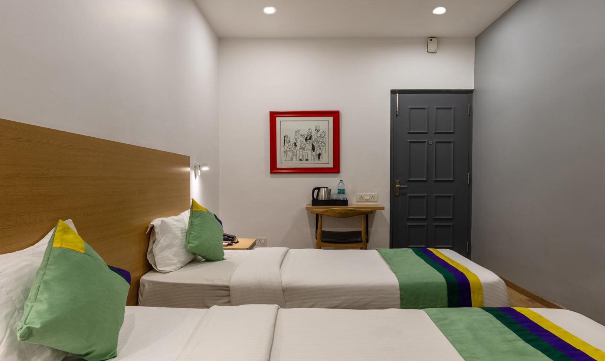 Treetops Inn شيناي المظهر الخارجي الصورة