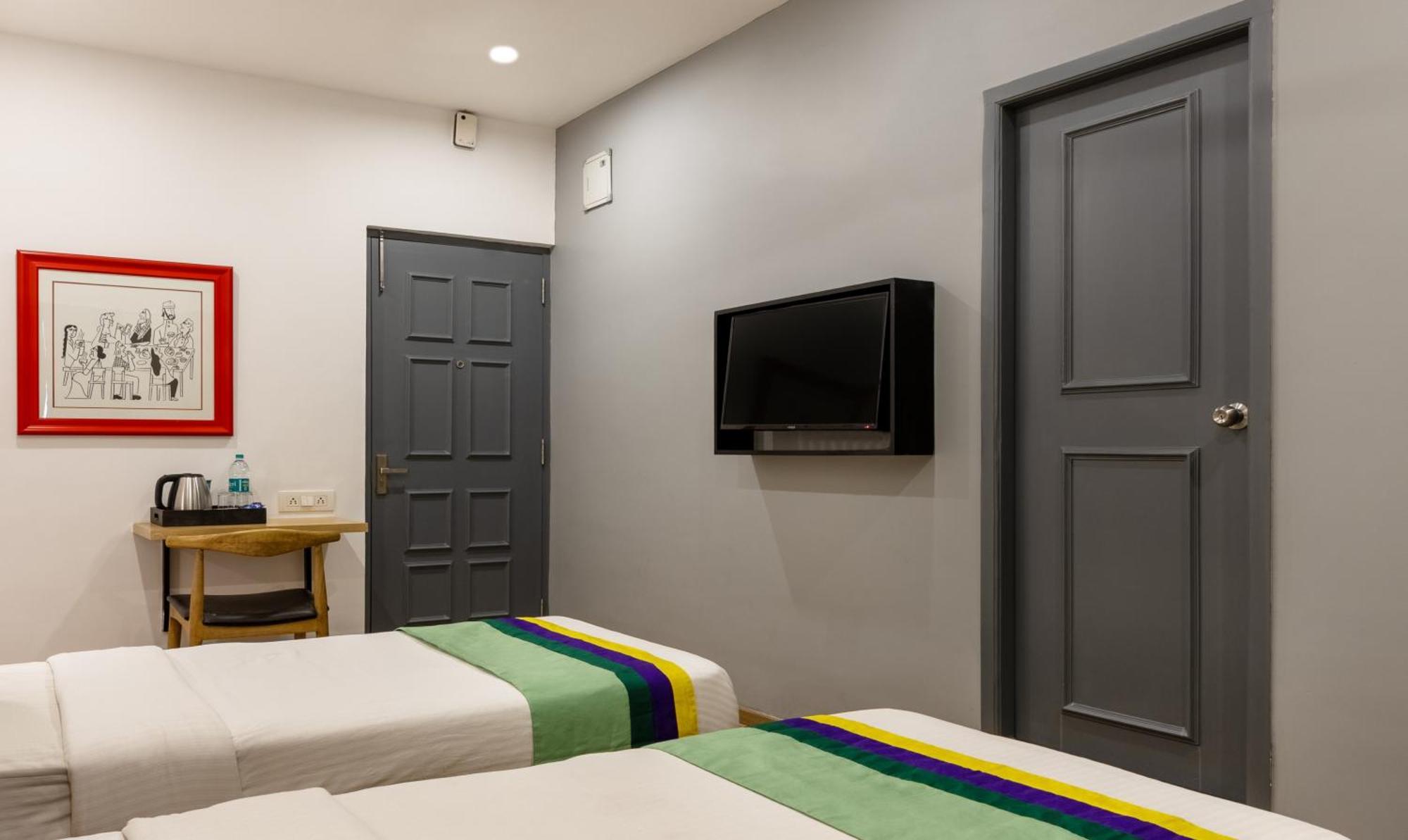 Treetops Inn شيناي المظهر الخارجي الصورة