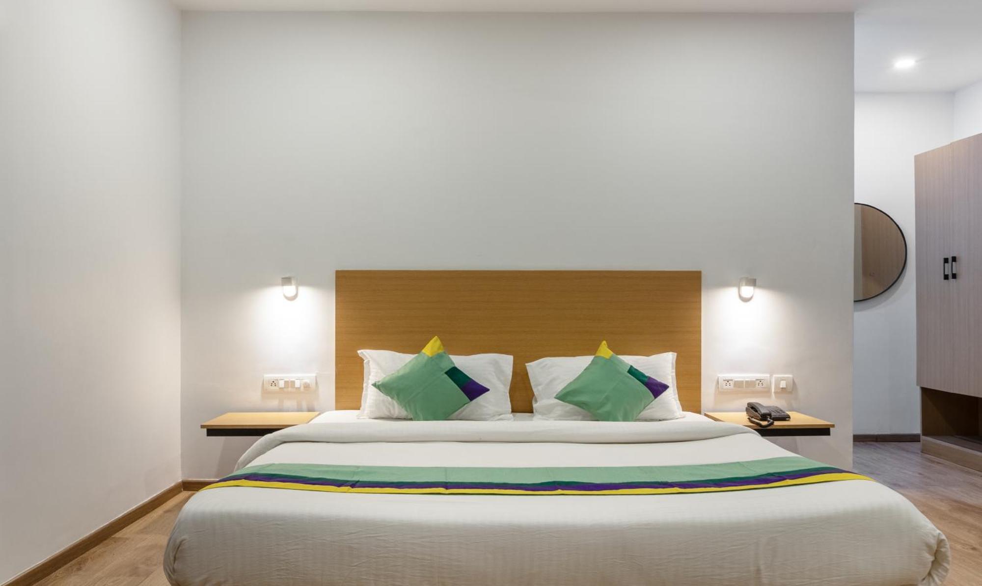 Treetops Inn شيناي المظهر الخارجي الصورة