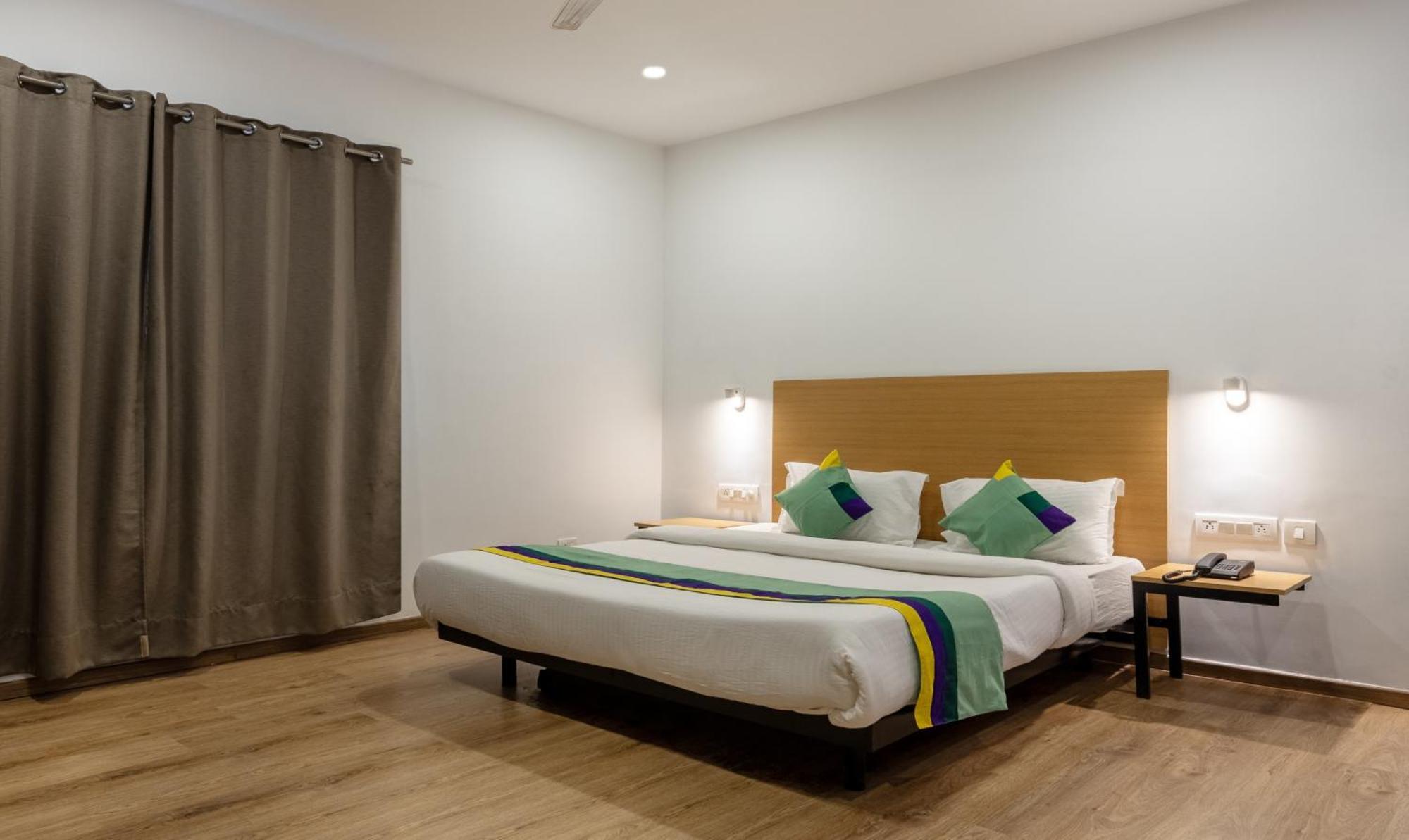 Treetops Inn شيناي المظهر الخارجي الصورة