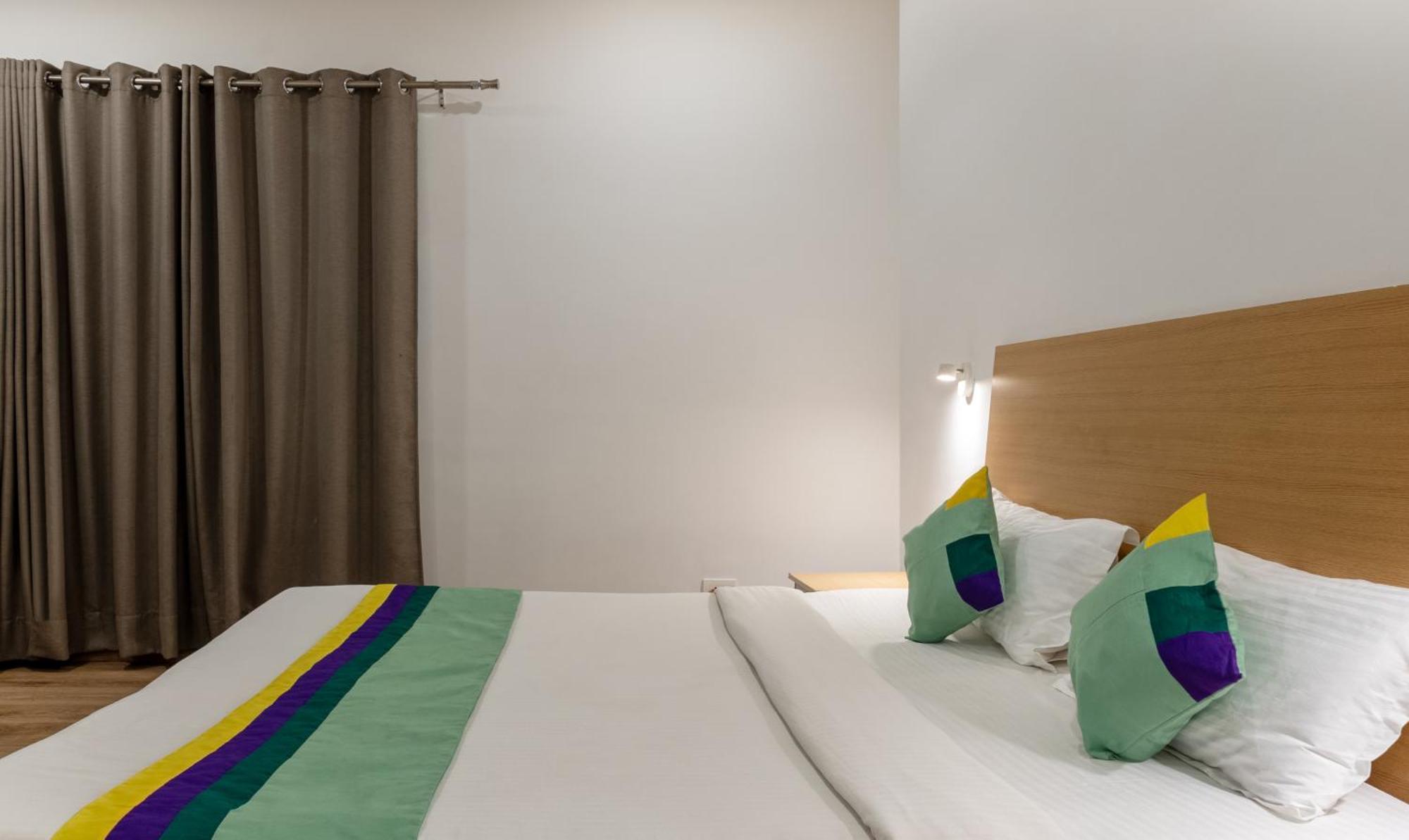 Treetops Inn شيناي المظهر الخارجي الصورة