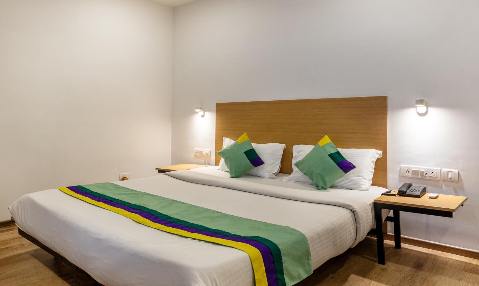 Treetops Inn شيناي المظهر الخارجي الصورة