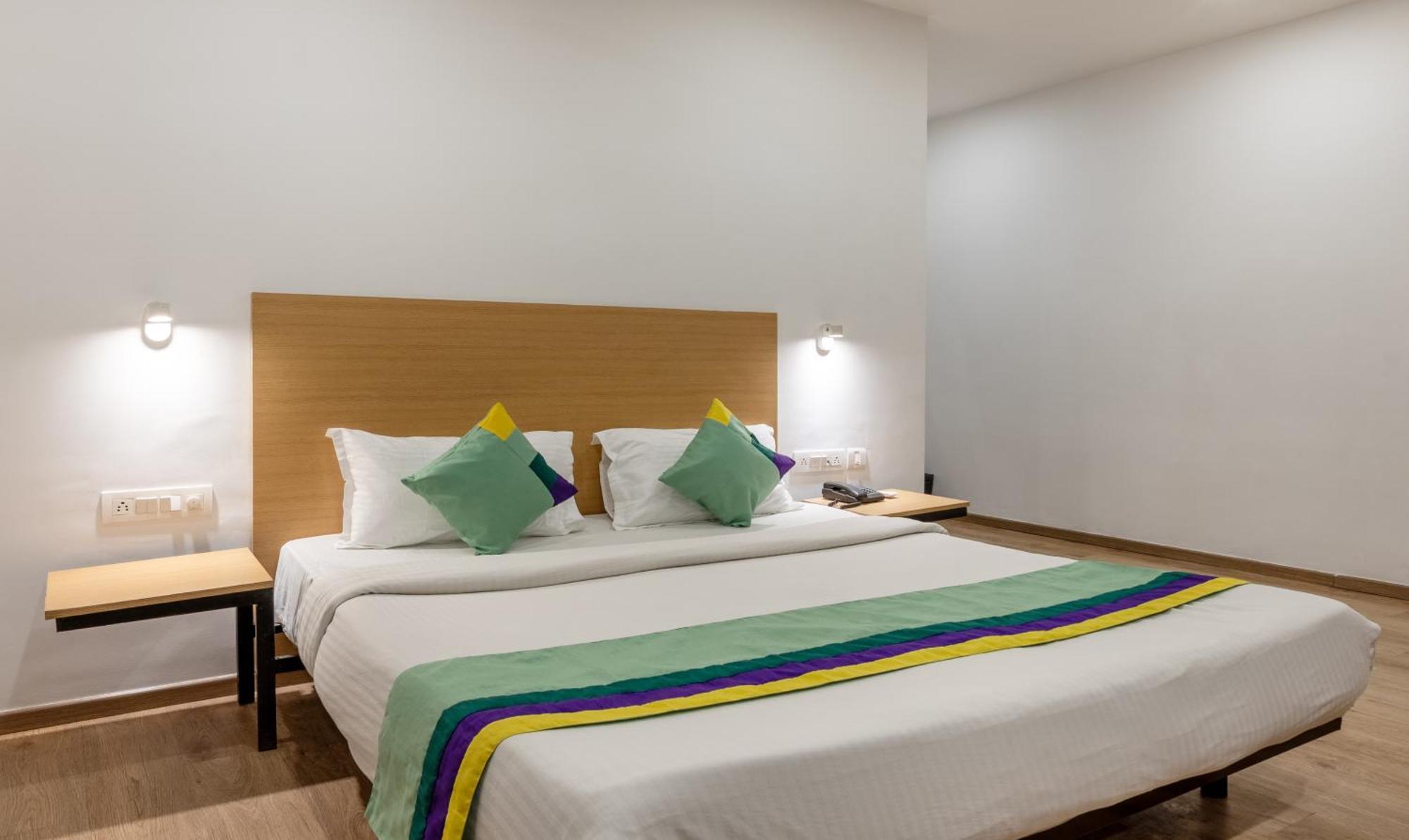 Treetops Inn شيناي المظهر الخارجي الصورة